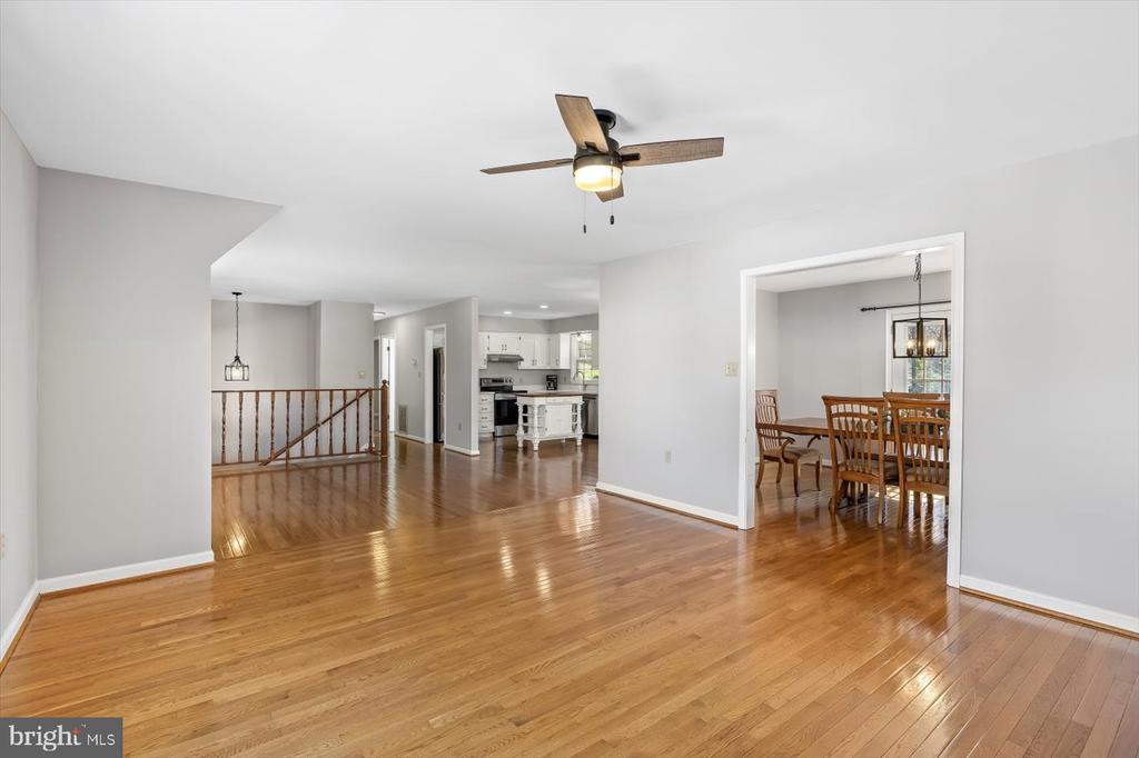 6012 COLLIER DRIVE