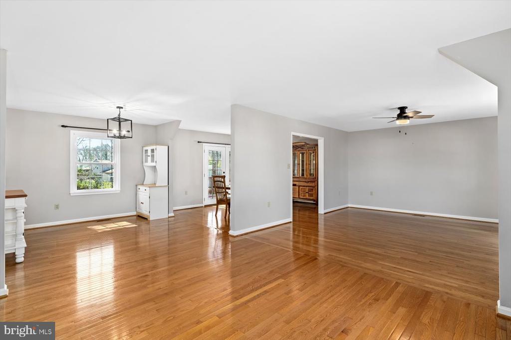 6012 COLLIER DRIVE