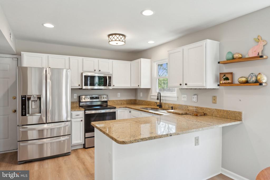 6400 WILLOW POND DRIVE