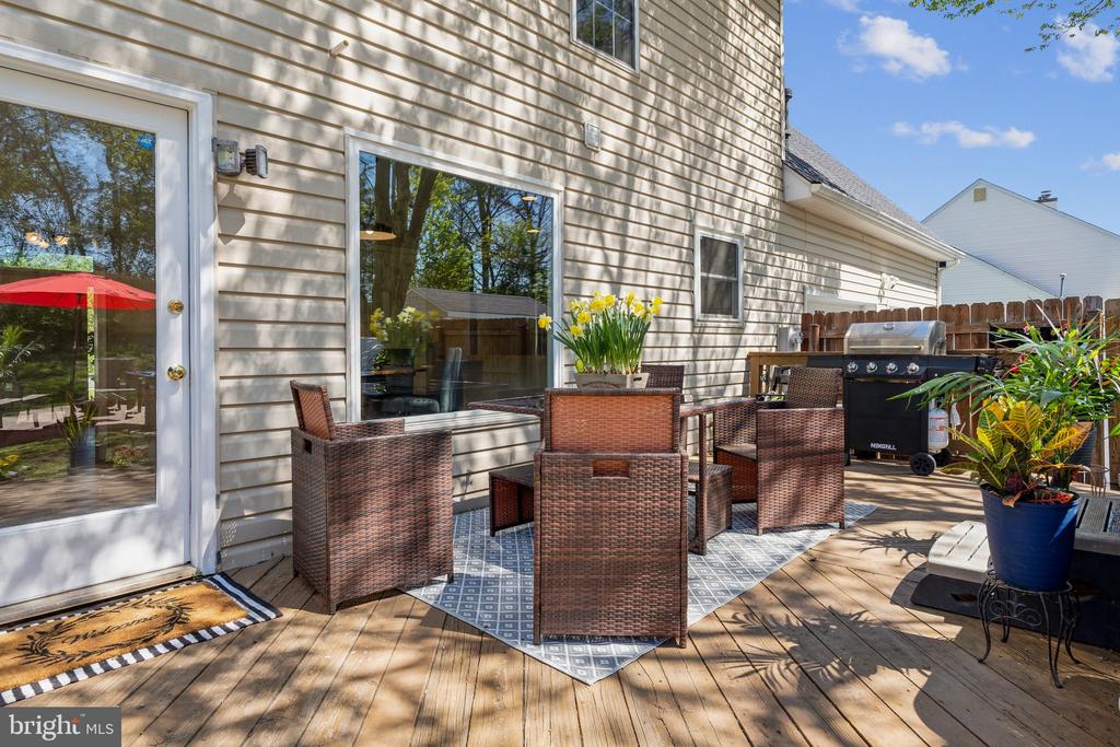6400 WILLOW POND DRIVE
