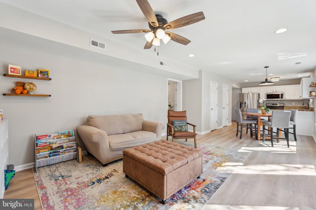 6400 WILLOW POND DRIVE