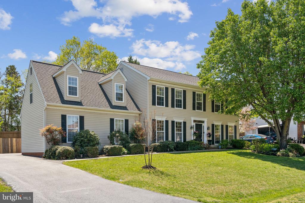 6400 WILLOW POND DRIVE