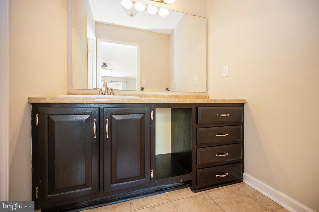 11309 CHESHIRE COURT