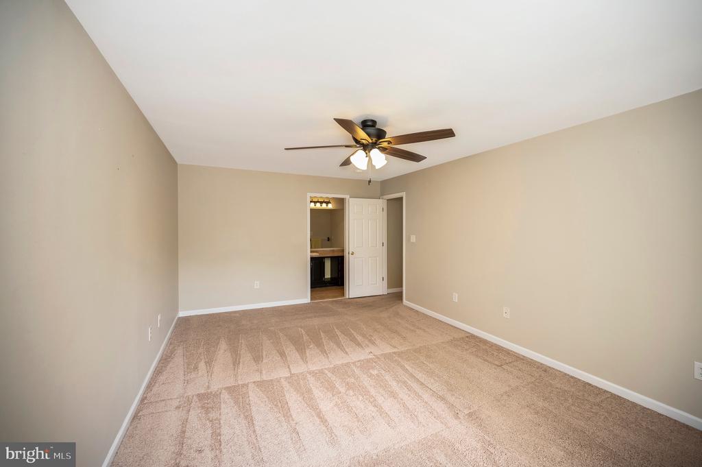 11309 CHESHIRE COURT