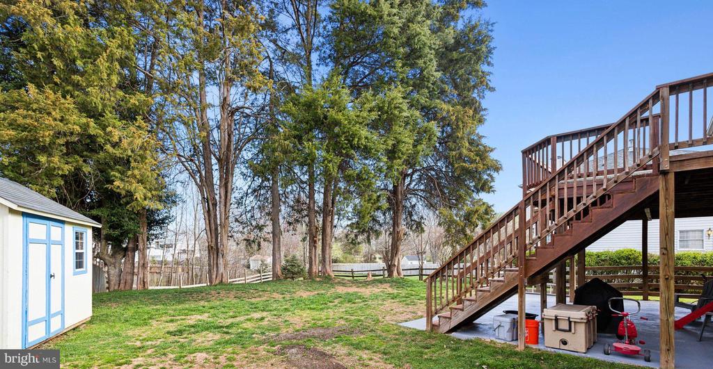 7007 CEDAR CREST DRIVE