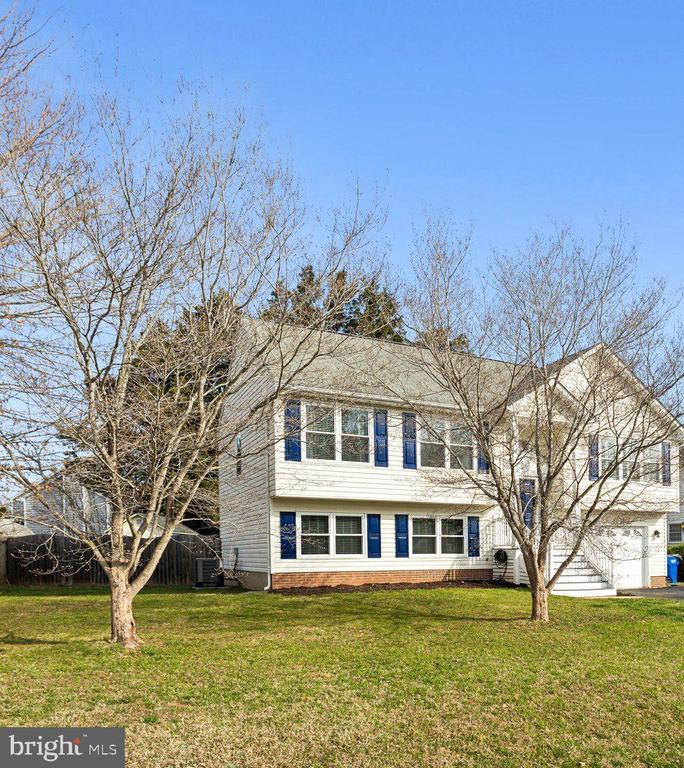 7007 CEDAR CREST DRIVE
