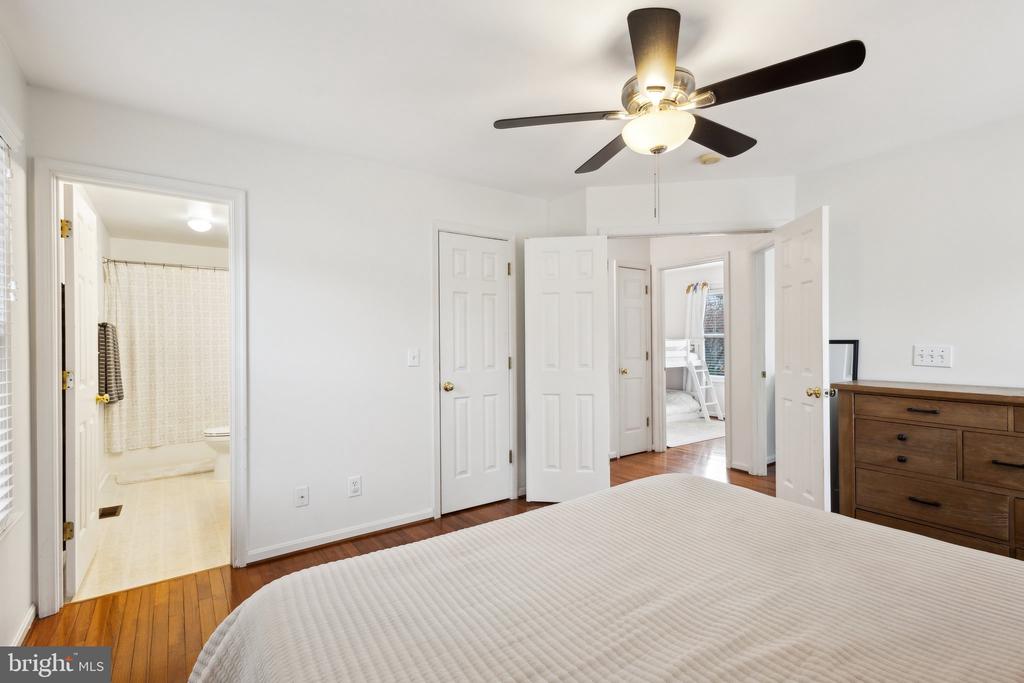 7007 CEDAR CREST DRIVE