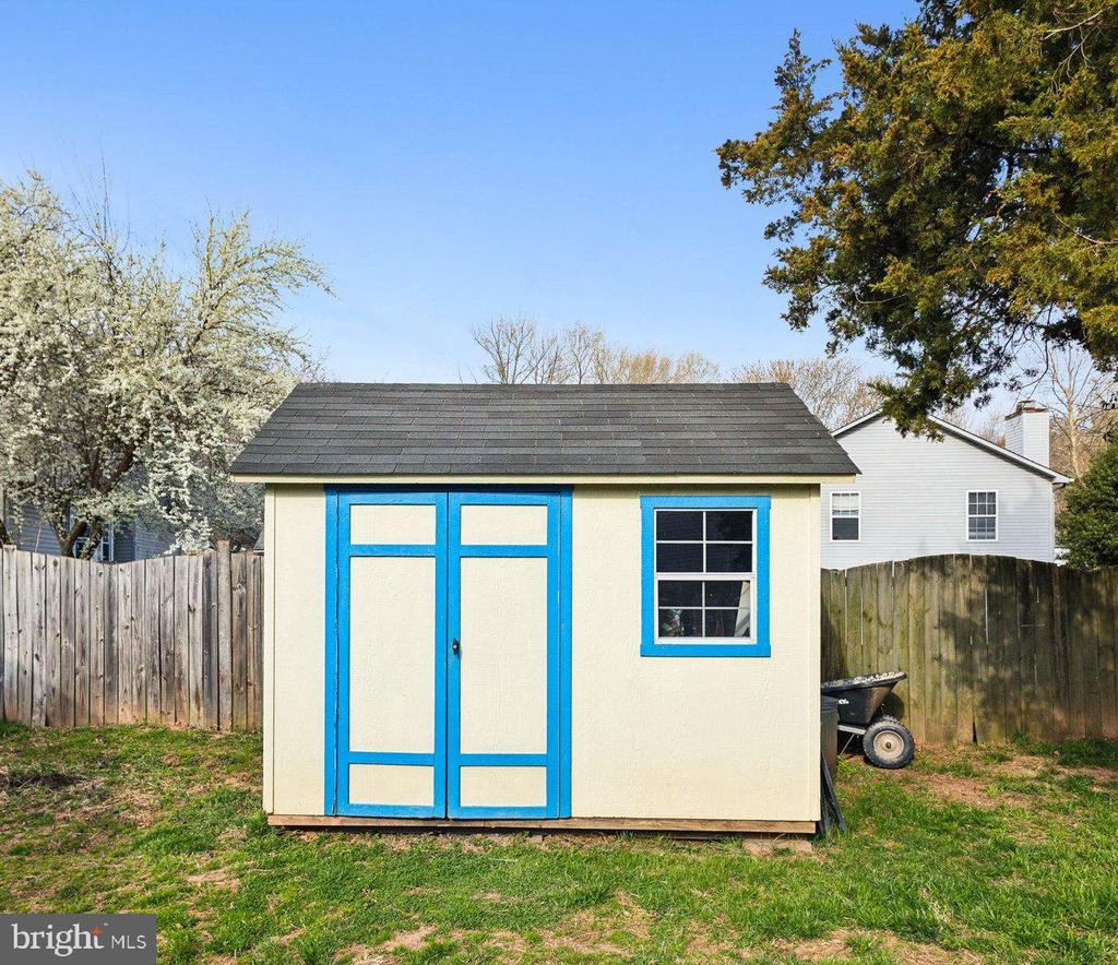 7007 CEDAR CREST DRIVE