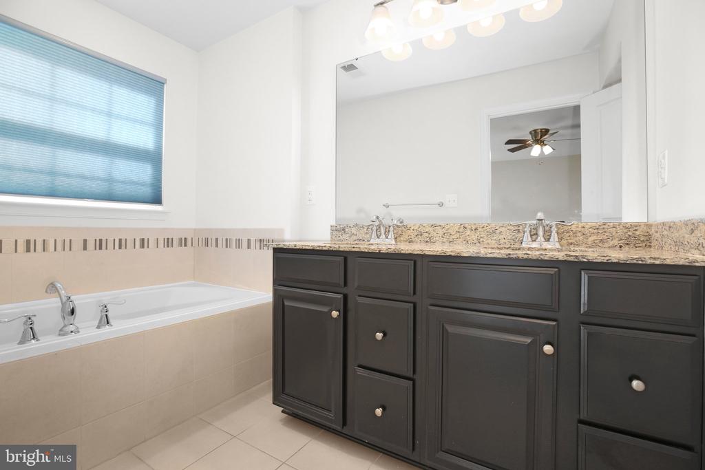 8643 ROSECRANS LANE LANE