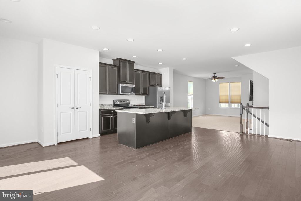 8643 ROSECRANS LANE LANE