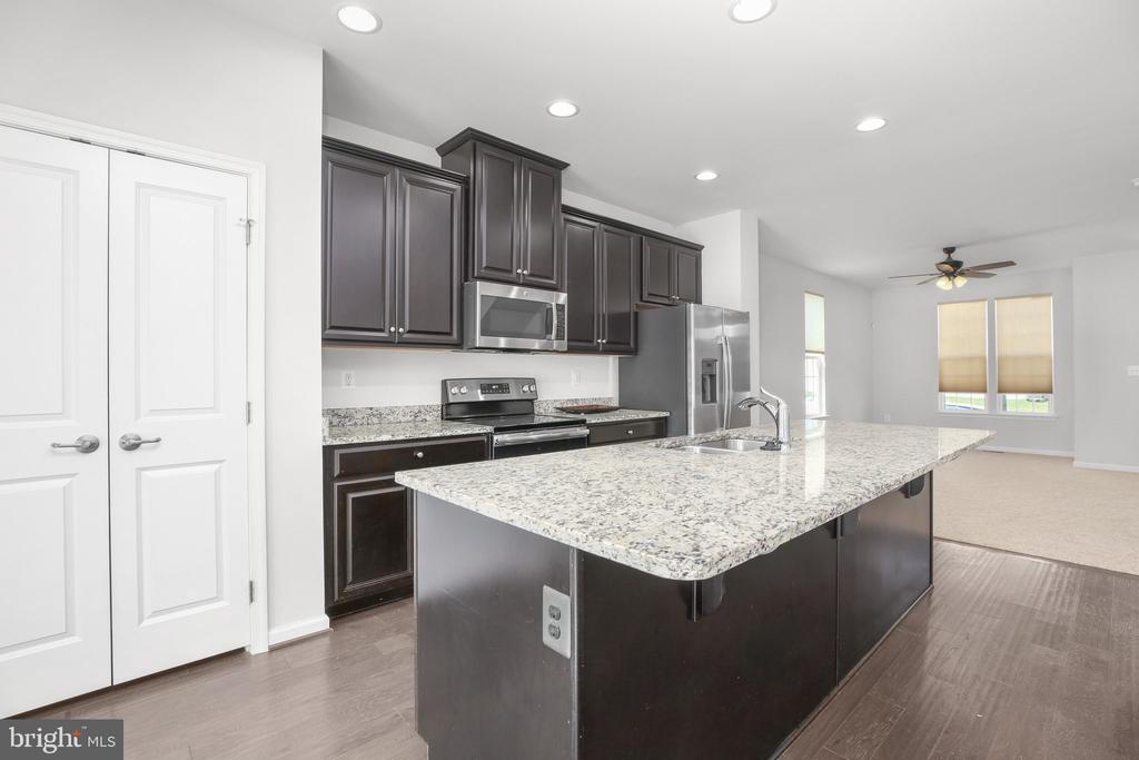 8643 ROSECRANS LANE LANE