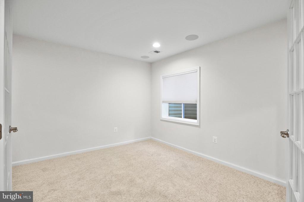 8643 ROSECRANS LANE LANE
