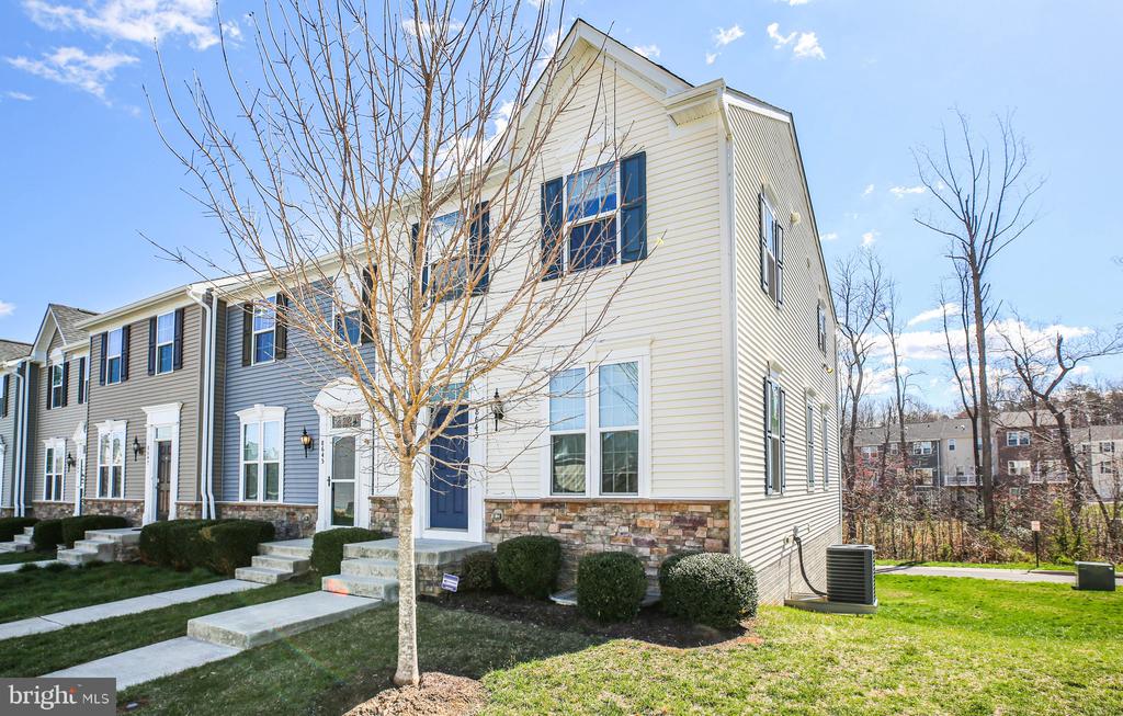 8643 ROSECRANS LANE LANE