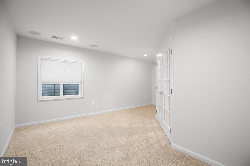 8643 ROSECRANS LANE LANE
