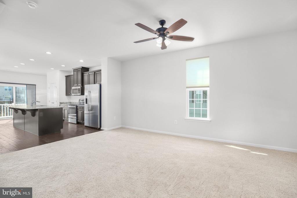 8643 ROSECRANS LANE LANE