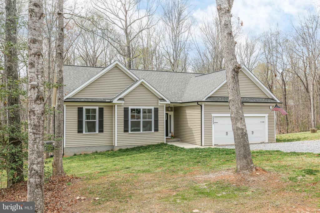 5223 WYNDEMERE CIRCLE