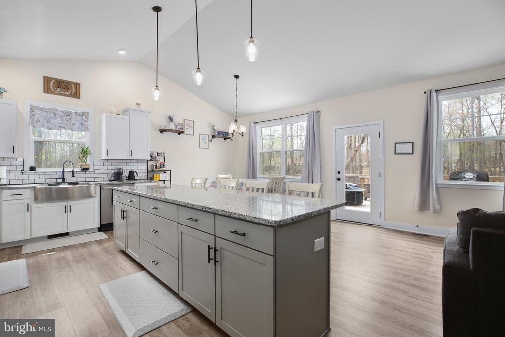 5223 WYNDEMERE CIRCLE