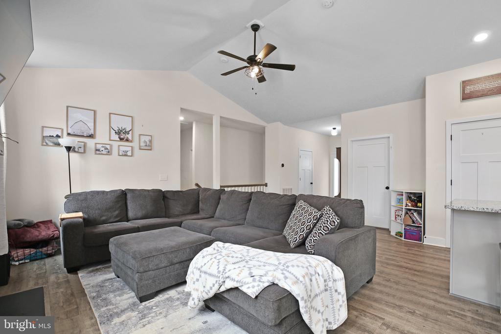 5223 WYNDEMERE CIRCLE
