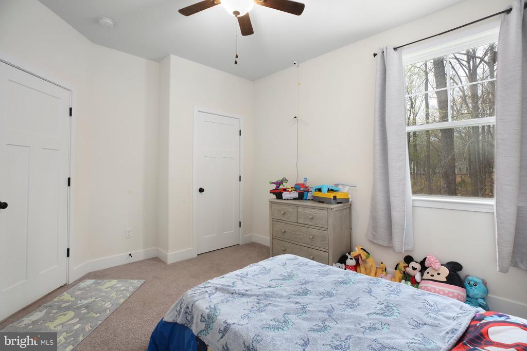 5223 WYNDEMERE CIRCLE