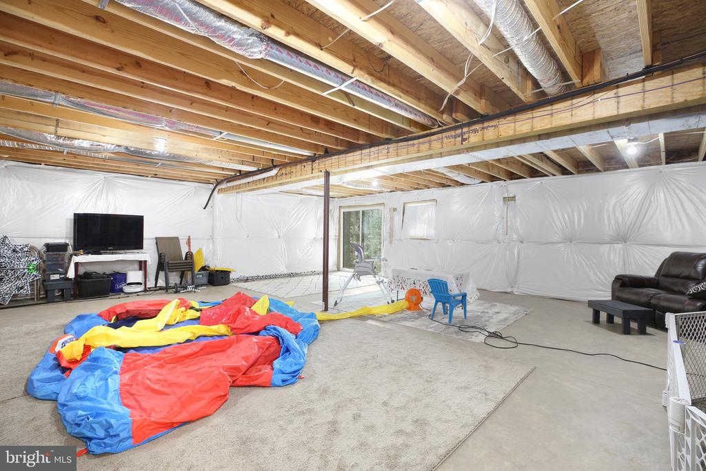 5223 WYNDEMERE CIRCLE