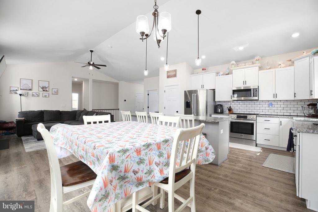 5223 WYNDEMERE CIRCLE