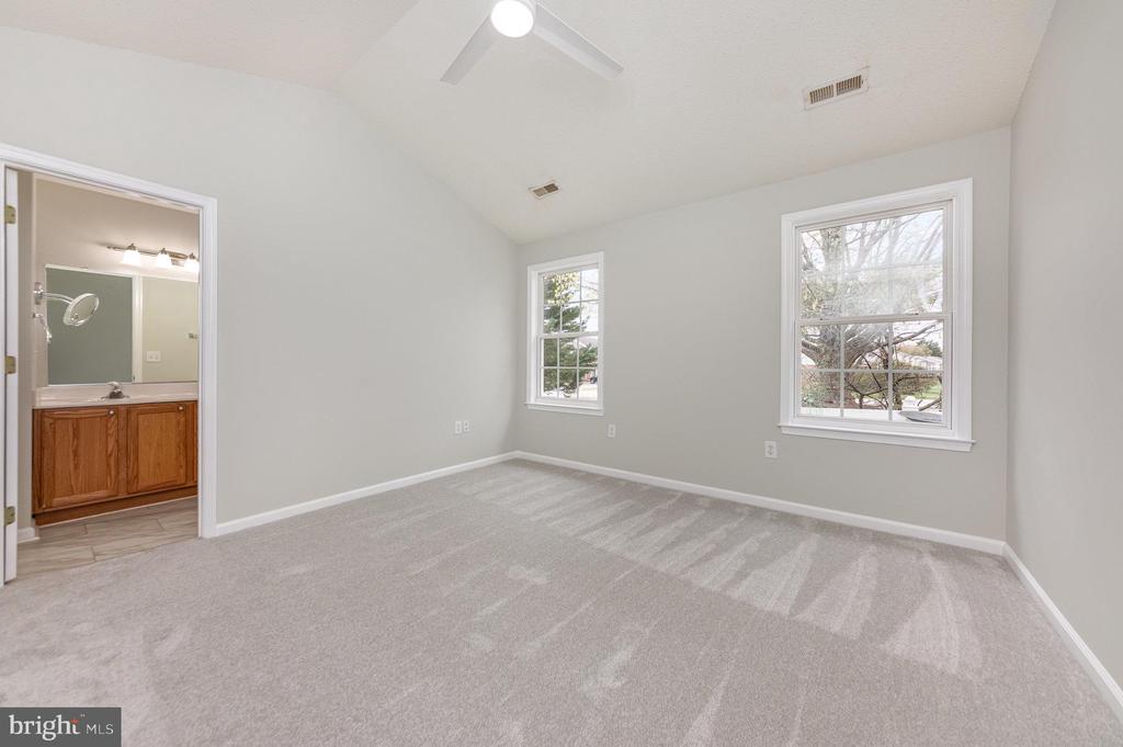 11728 COLLINWOOD COURT