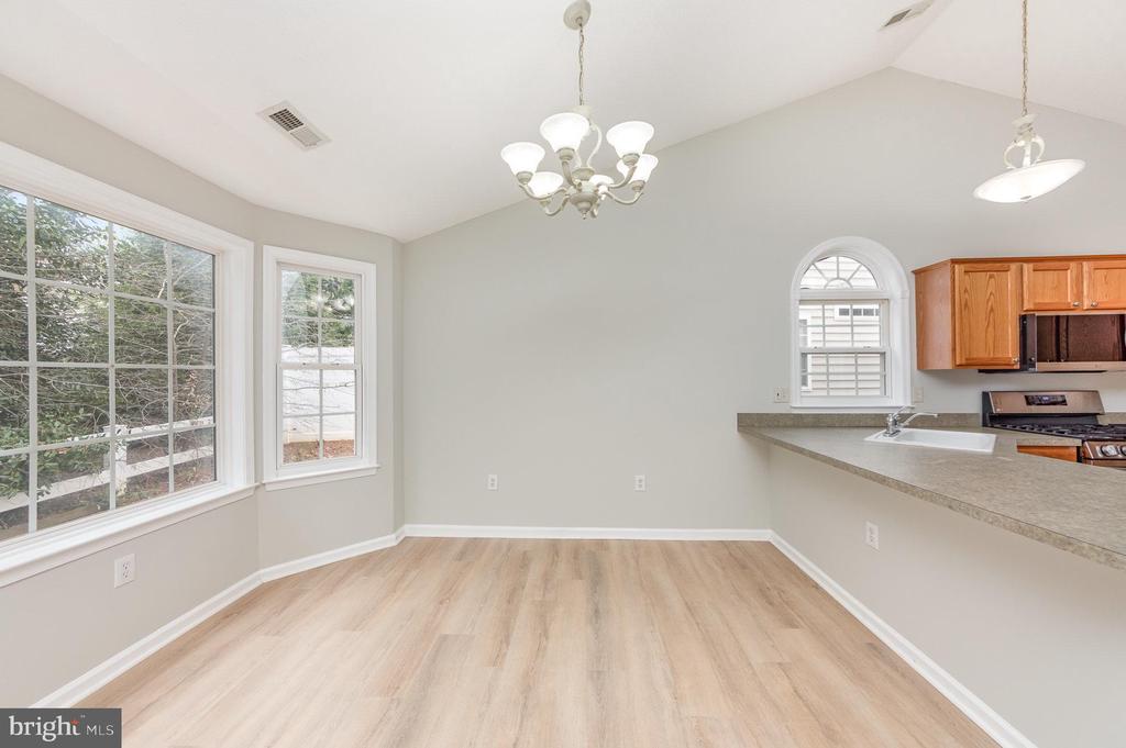 11728 COLLINWOOD COURT