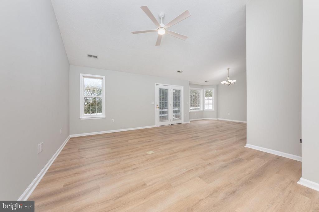 11728 COLLINWOOD COURT