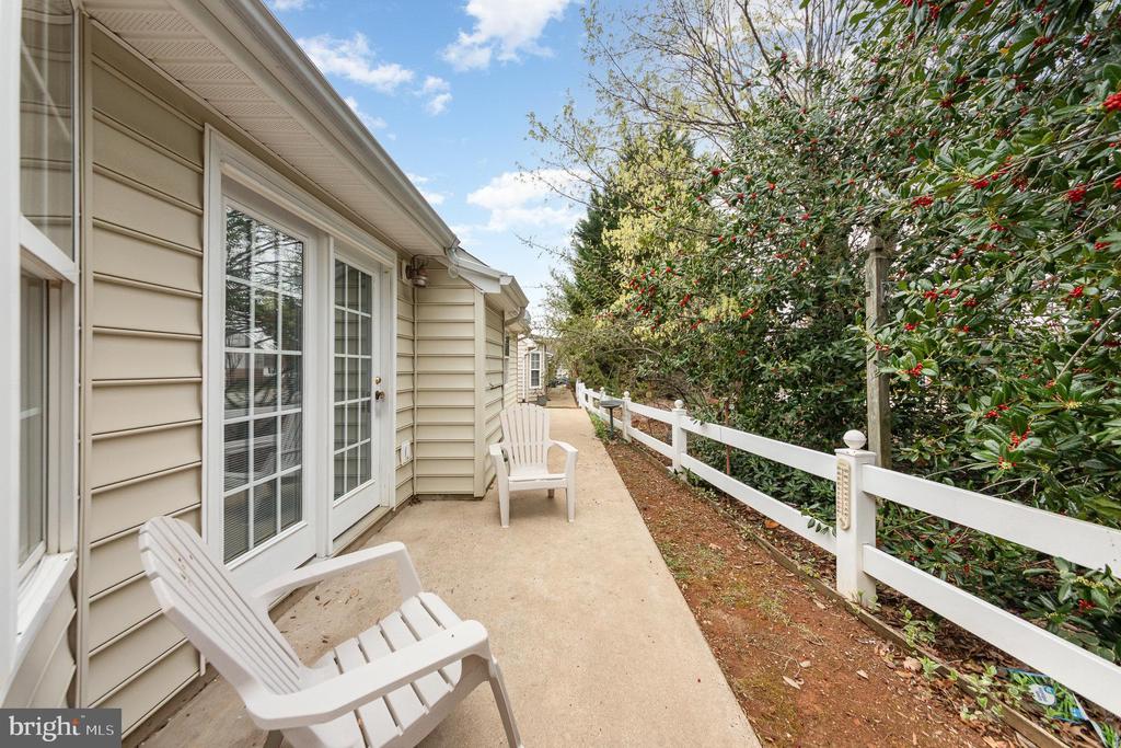 11728 COLLINWOOD COURT