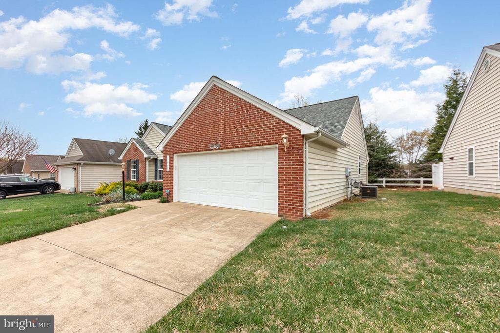 11728 COLLINWOOD COURT