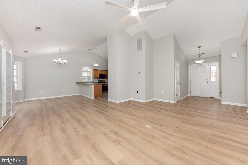 11728 COLLINWOOD COURT