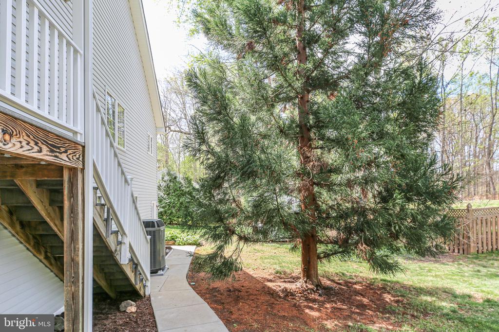 6400 QUIET POND COURT