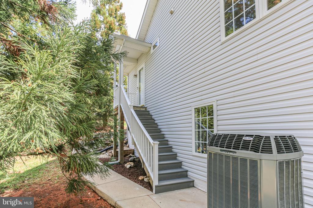 6400 QUIET POND COURT