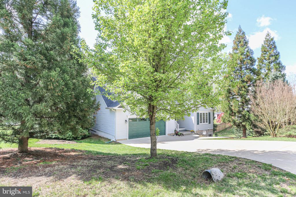 6400 QUIET POND COURT