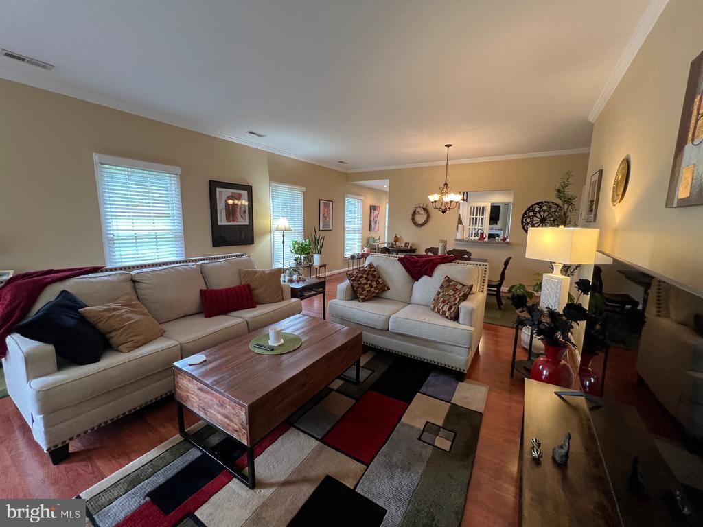11204 LYNCHBURG DRIVE