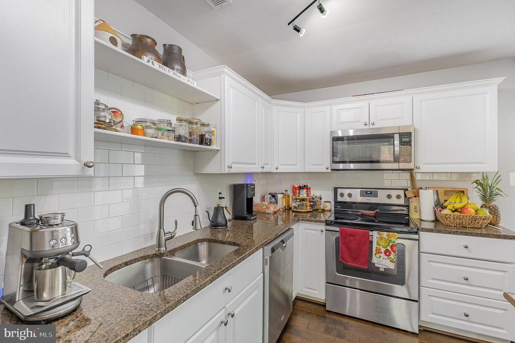 5115 MACNAMARA DRIVE