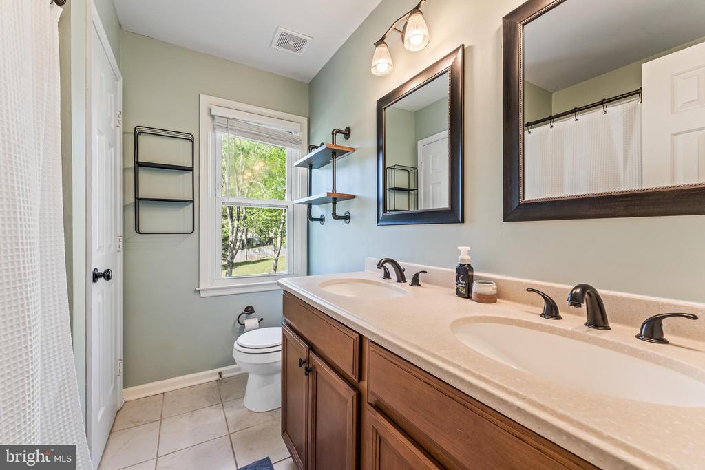 10824 HEATHERWOOD DRIVE