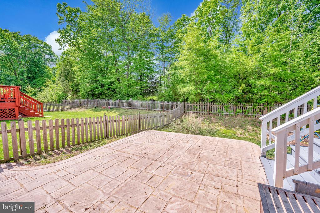 6733 AVERETT COURT