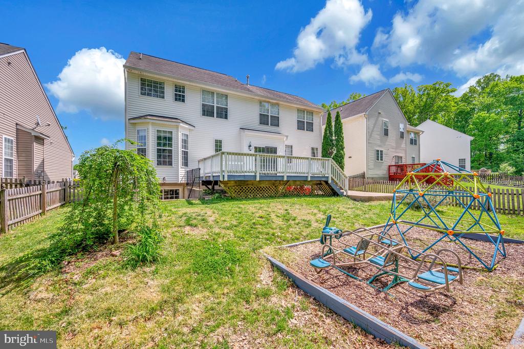6733 AVERETT COURT