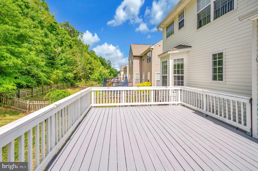 6733 AVERETT COURT