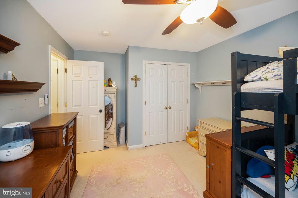 6733 AVERETT COURT