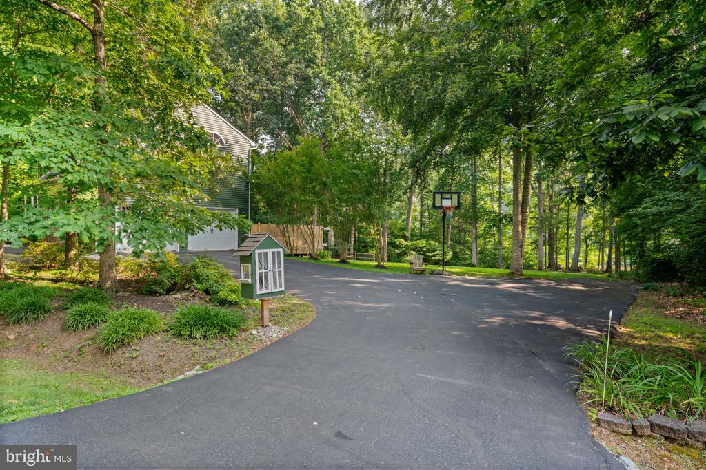 12800 PICKETT COURT