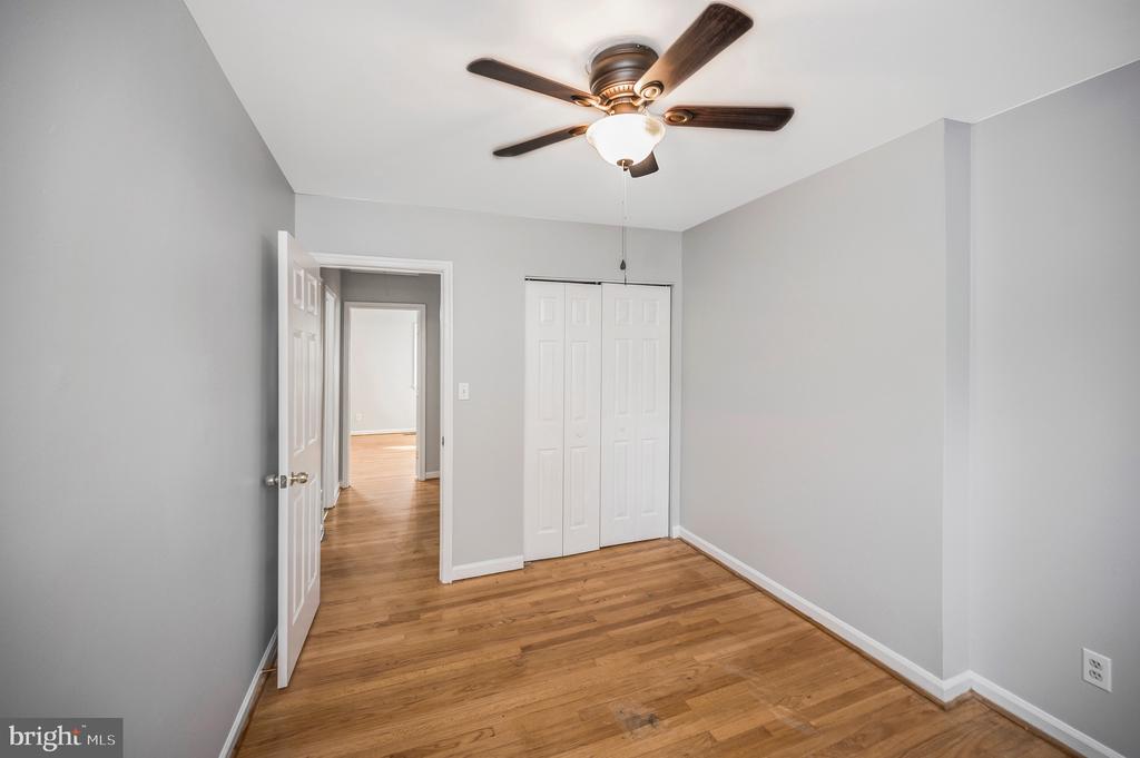 712 OLDE GREENWICH CIRCLE