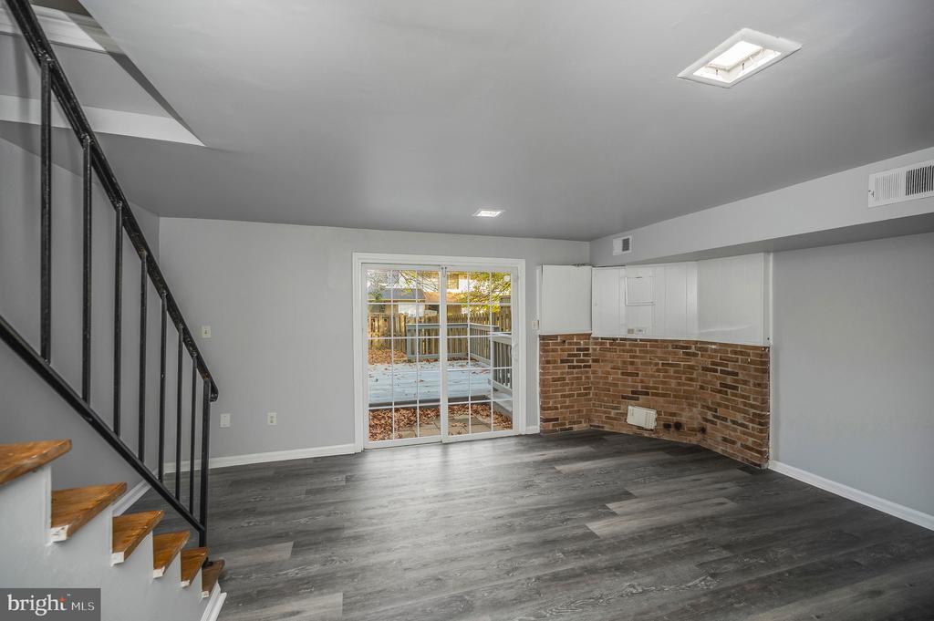 712 OLDE GREENWICH CIRCLE