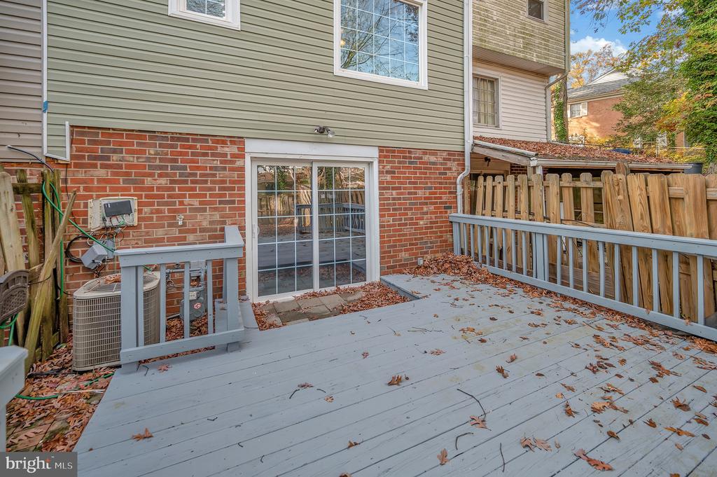 712 OLDE GREENWICH CIRCLE