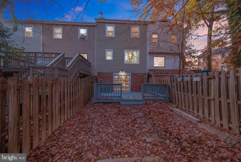 712 OLDE GREENWICH CIRCLE