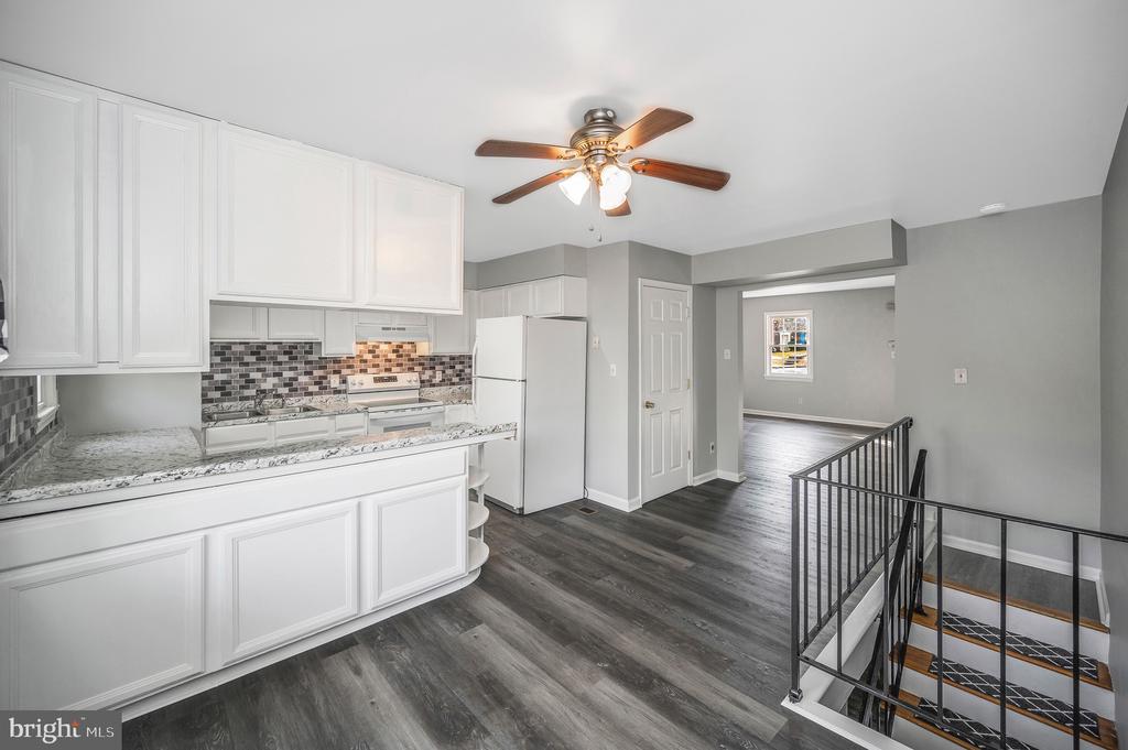 712 OLDE GREENWICH CIRCLE