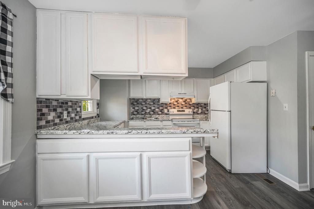 712 OLDE GREENWICH CIRCLE