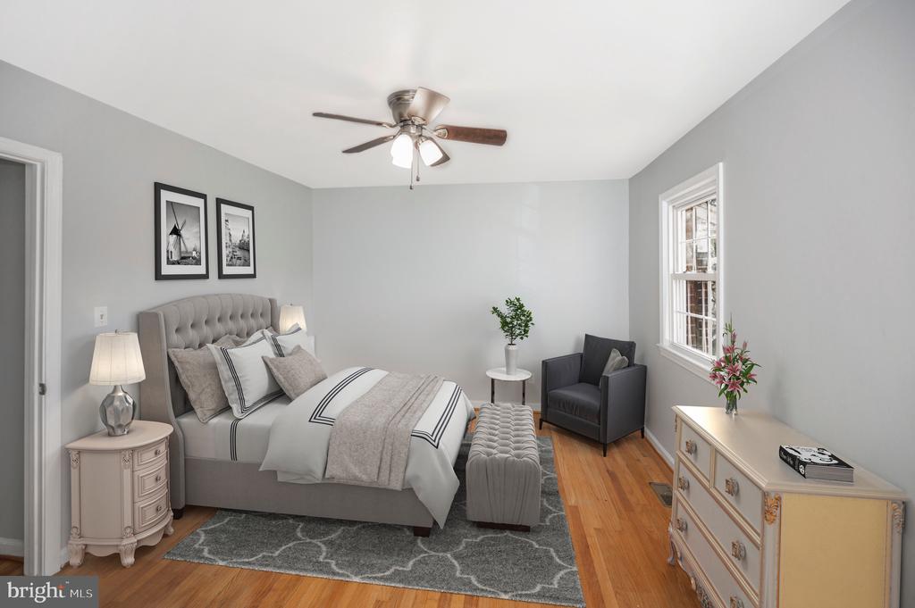 712 OLDE GREENWICH CIRCLE