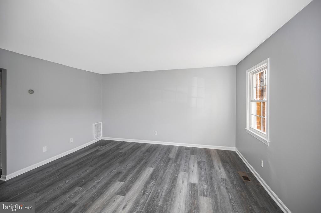 712 OLDE GREENWICH CIRCLE